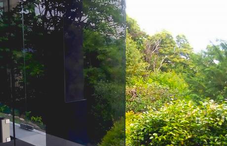 Frenum, progetto realizzato con lo scopo di creare una copertura in vetro temprato ad un'ampia veranda. Per la chiusura del sistema in vetro temprato è stata utilizzata la cerniera idraulica integrata Frenum, al fine di controllare la chiusura della porta senza l'ingombro di un chiudiporta a pavimento